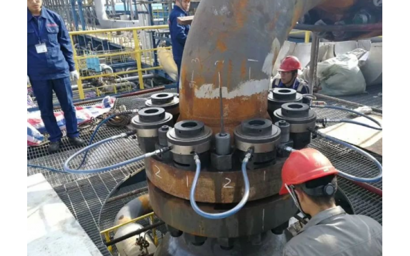 加氢反应器主要螺栓预紧用哪种液压工具更好？